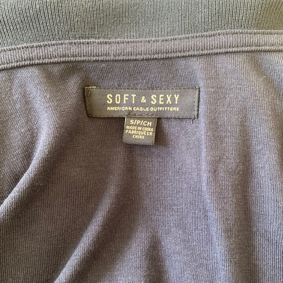 American Eagle Navy Collar T-Shirt - Picture 3 of 3